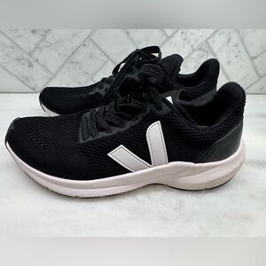 Veja Women's Black and White Mesh running Sneakers